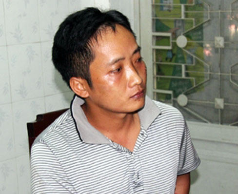 Khởi tố kẻ cuồng yêu, tạt axit kinh hoàng giữa phố